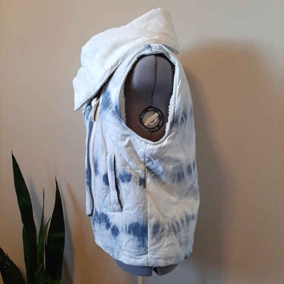 We The Free Just A Little Puffer Vest - Picture 5 of 7